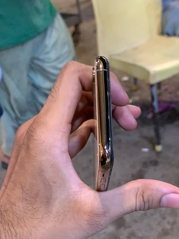 iphone xs fu 4