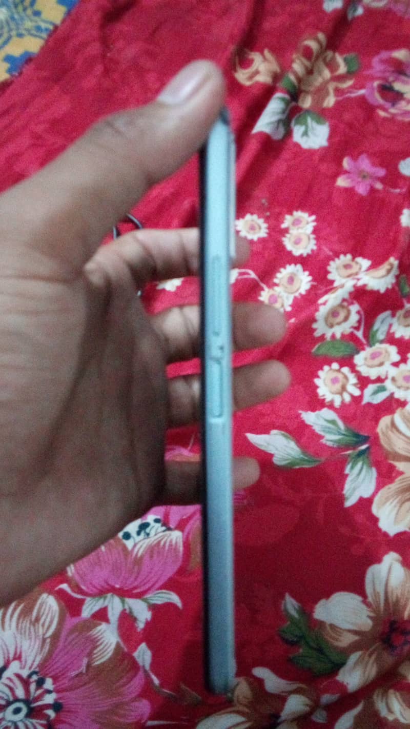 Vivo Y21 . . . . 4/64 Good condition 3