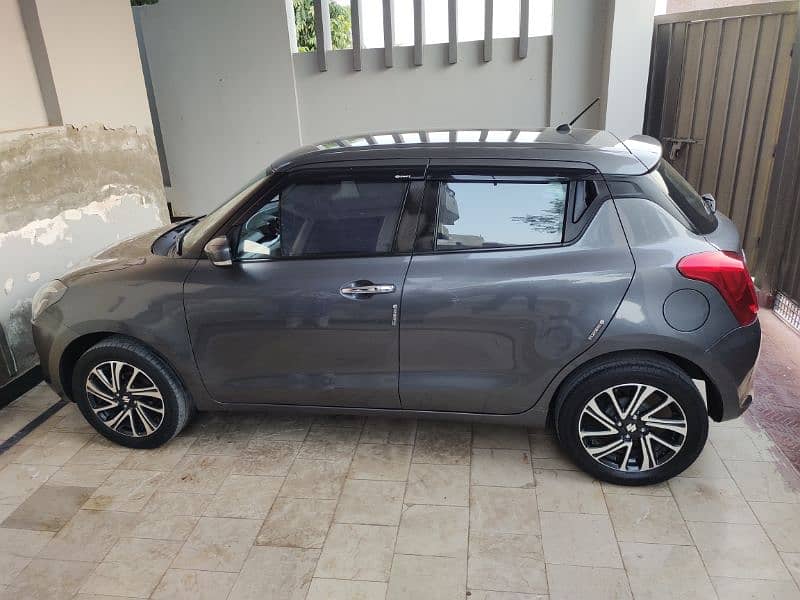 Suzuki Swift 2022 GLX CVT 1