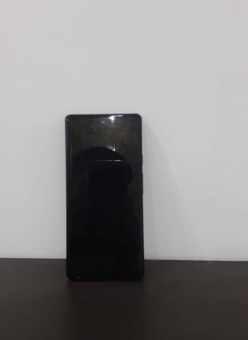 Google Pixel 6. Screen Water Damaged. 4