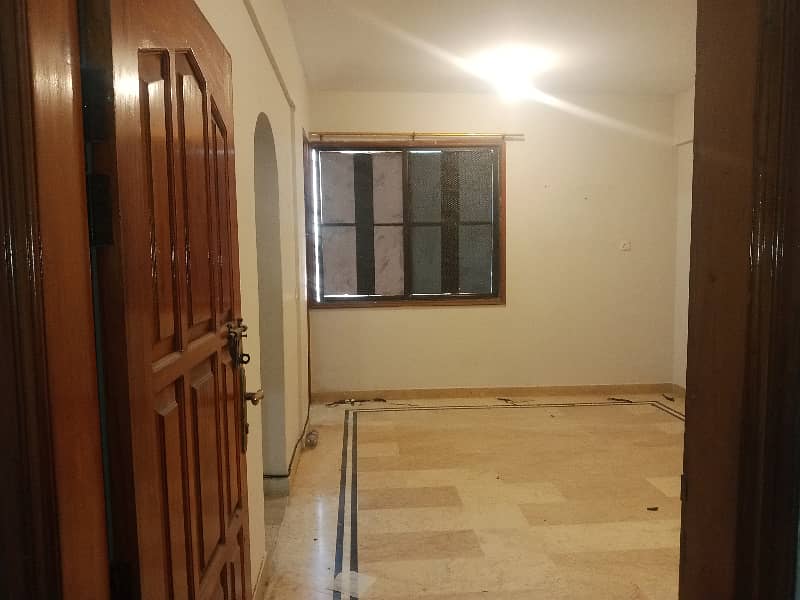 2 Bed DD flat 2nd flor with lift in DHA phase 7 Jami commr street 0