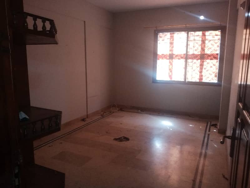 2 Bed DD flat 2nd flor with lift in DHA phase 7 Jami commr street 3