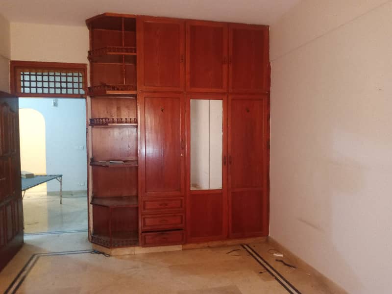 2 Bed DD flat 2nd flor with lift in DHA phase 7 Jami commr street 5