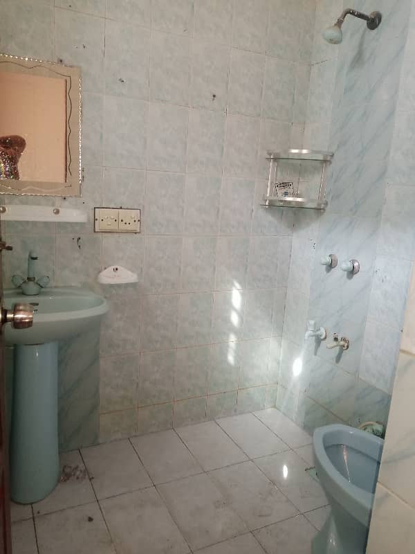 2 Bed DD flat 2nd flor with lift in DHA phase 7 Jami commr street 6