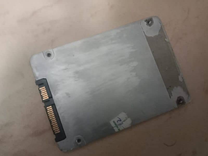 180GB SSG Hard Drive 1