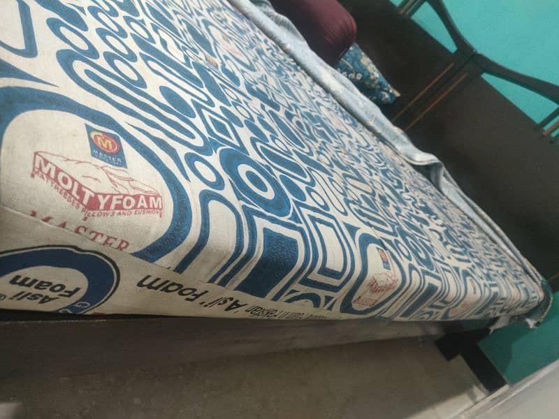 2 single molty foam mattresses (6000 each) 4