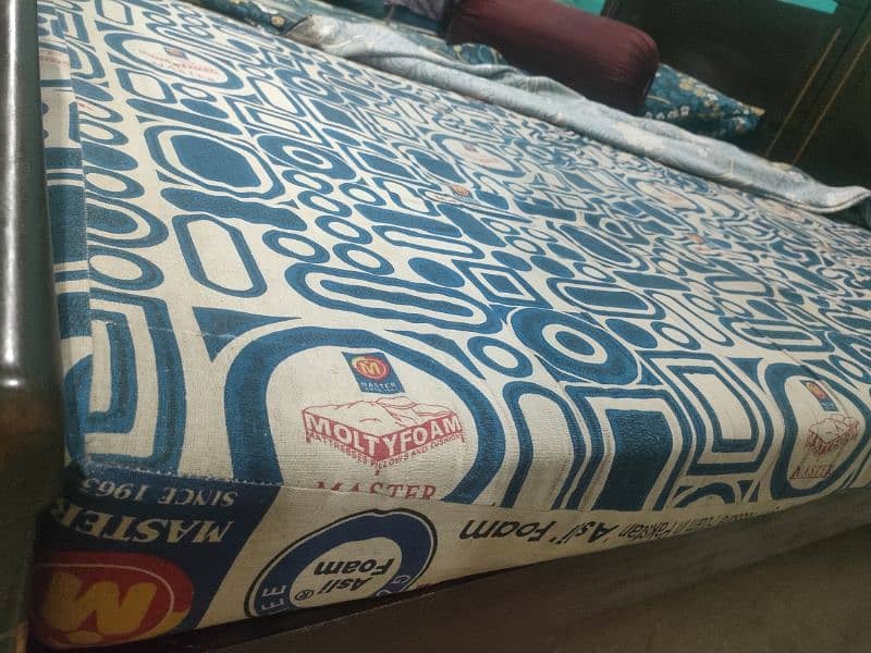 2 single molty foam mattresses (6000 each) 5