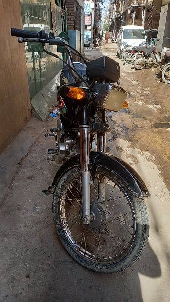 Honda CD70 4