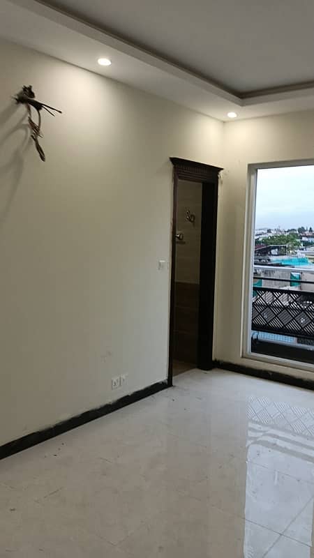 11 Central Apartment Flat Available For Sale G-11/1 4