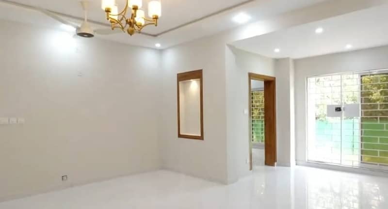 G-11/3 PHA C-Type Fully Renovated Tile Floor Flat For Sale 17