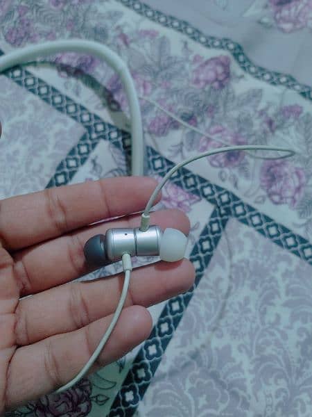 Akner SoundBuds Life Silver with Vibration 2