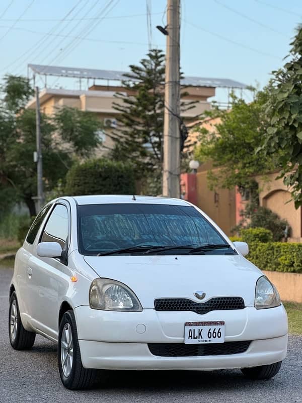 Toyota Vitz 2001 1