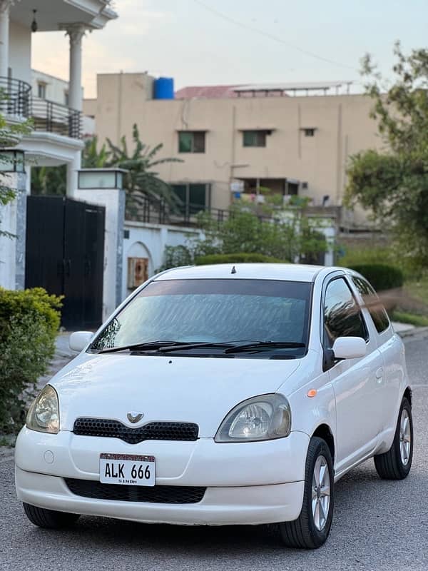 Toyota Vitz 2001 2