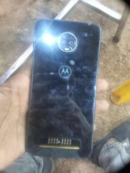 moto z3 play penal ki reebin lagegi baki ok hai pta aproved 2