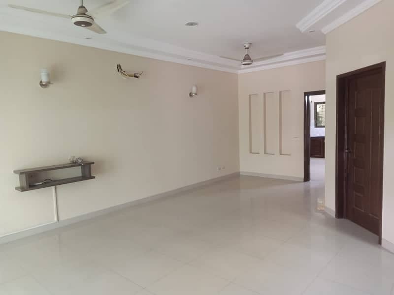 10 Marla House For Rent In Paragon City Lahore 10