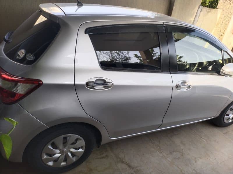 Toyota Vitz 1.0 F safety addition lll 0