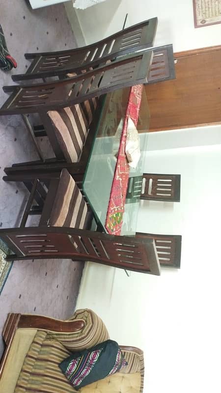 Dining table 6 seater 1