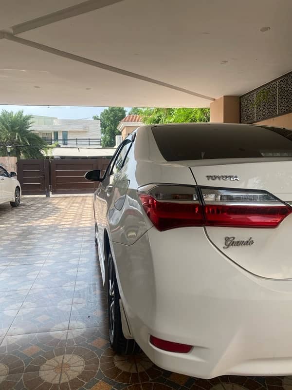 Toyota Altis Grande 2019 4