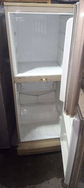 PEL fridge sale only rs 30000 0