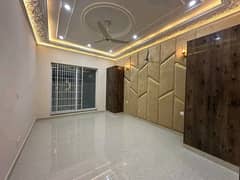 7 Marla Luxurious House Available For Rent