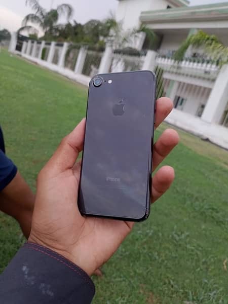 iPhone 7 32GB pta approved 1