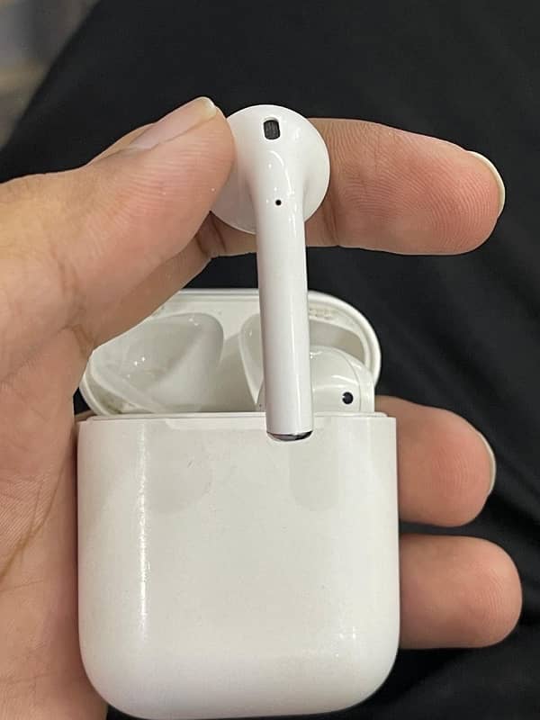 iPhone air pods 2