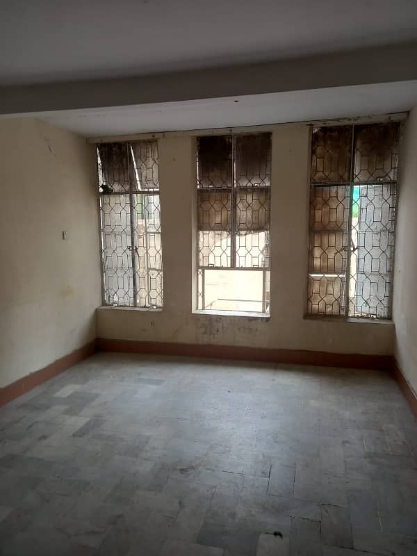 Iqbal Town 12 Marla Uper 3 Bed Separate Portion At Pak Block 1