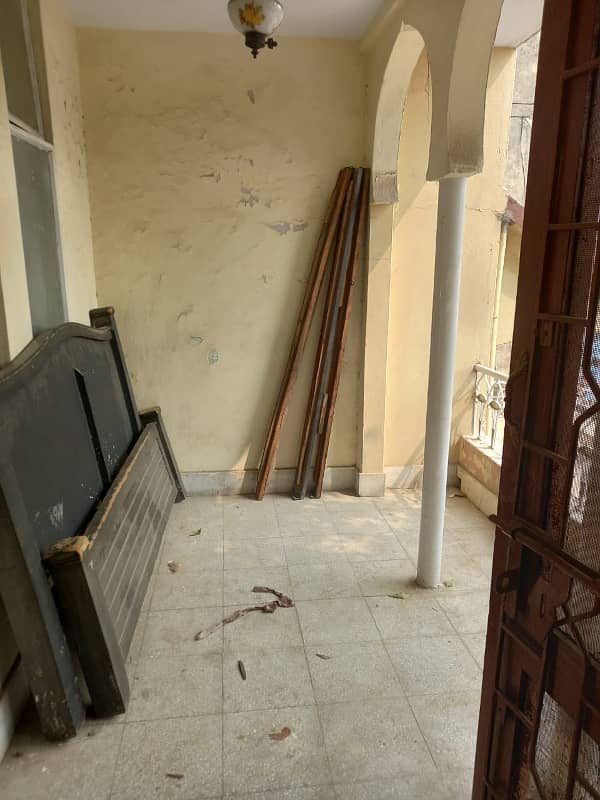 Iqbal Town 12 Marla Uper 3 Bed Separate Portion At Pak Block 2