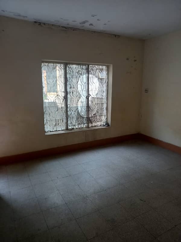 Iqbal Town 12 Marla Uper 3 Bed Separate Portion At Pak Block 3