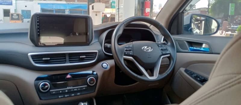 Hyundai Tucson 2023 FWD First Owner 4