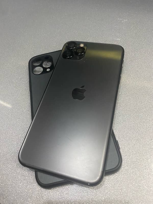 Iphone 11 Pro Max 256 Gb Both sims Pta Approved 5