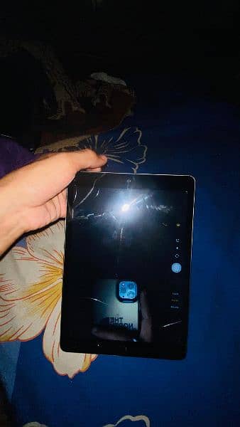 I pad 7th gen glass break 9