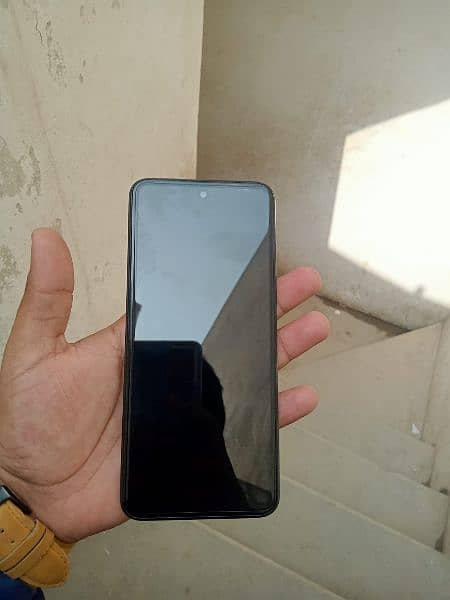 Infinix hot 30 play 4+4/64 1