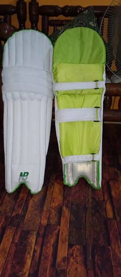 cricket Lefty pads