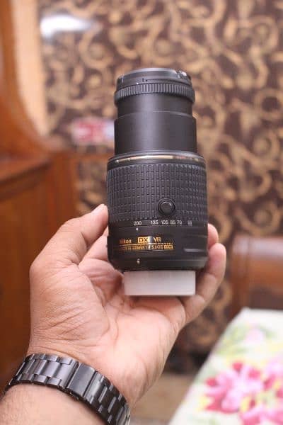 Nikon 55/200mm Vr-Dx Latest version 10/10+++Condition 2