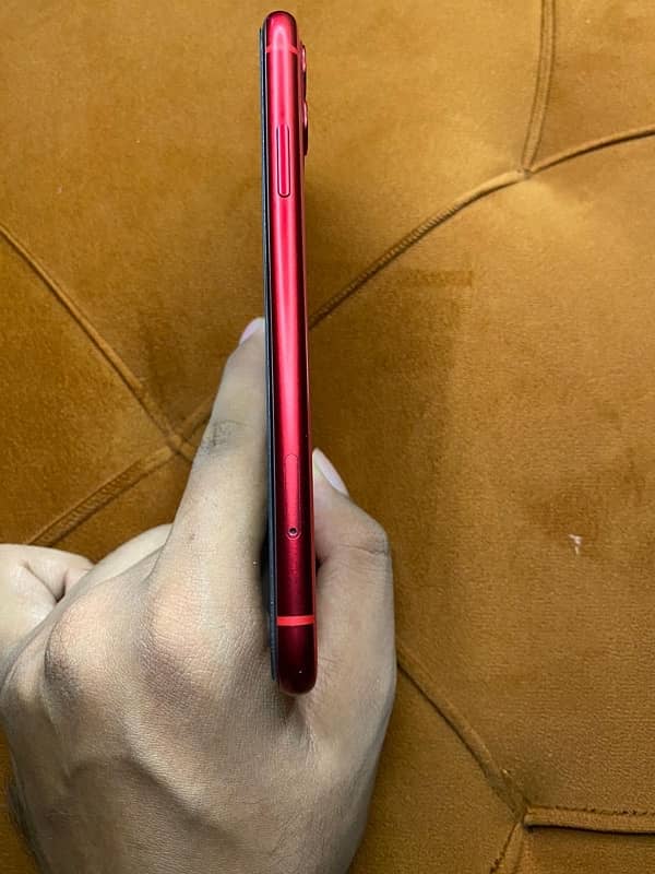 iPhone 11 red porduct 128 gb jv 5