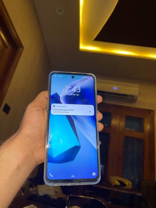 vivo y28 (8+8) Ram 128 rom just box open 1