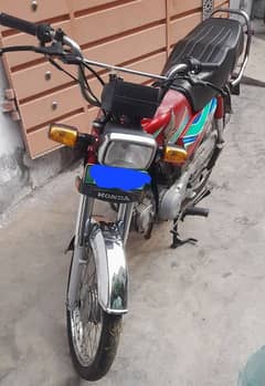 Red Honda CD70