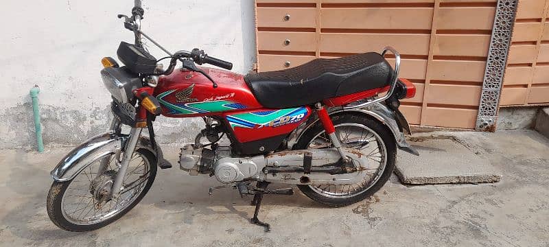 Red Honda CD70 1