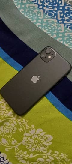 Iphone 11 -- 10/10 Waterpack 64 GB