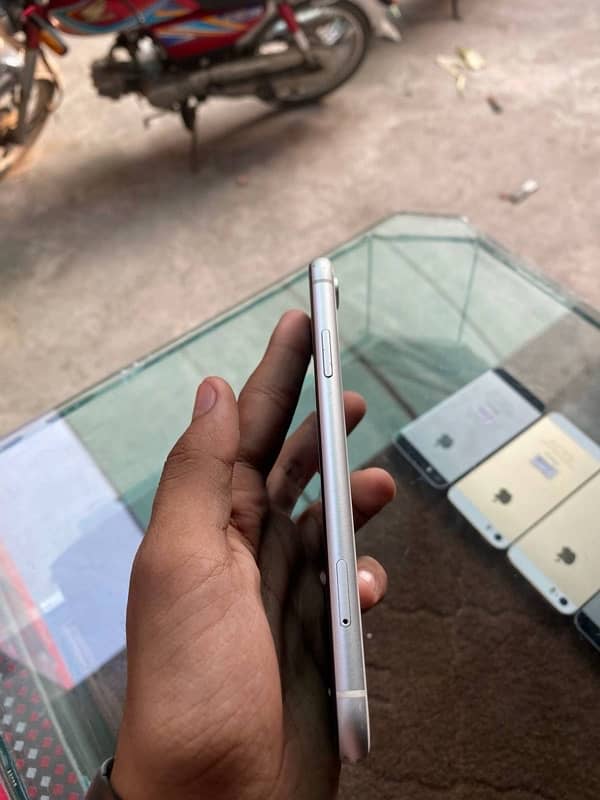 iPhone XR (FU) 128 3