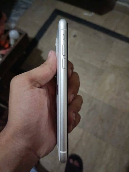 iPhone 11 128GB Pta Approved 6