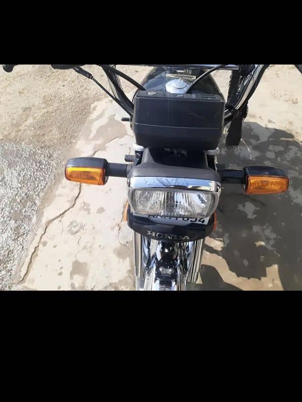 Urgent sale Honda Cd 70 like a new 6