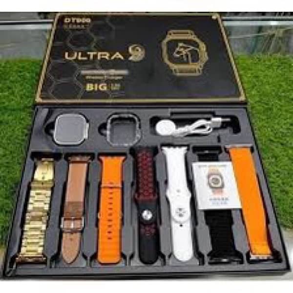 DT900 ULTRA Smart watch With 7 Straps 1