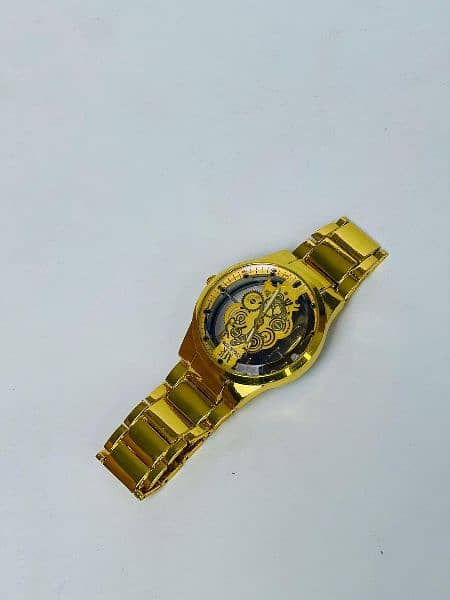 Men's Watch Best And Golden Color               watsapp No:03099254763 3