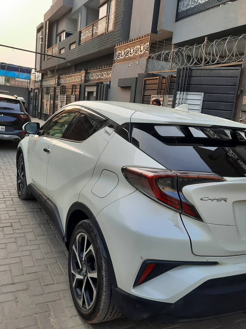 Toyota C-HR 2018 G-Led 18