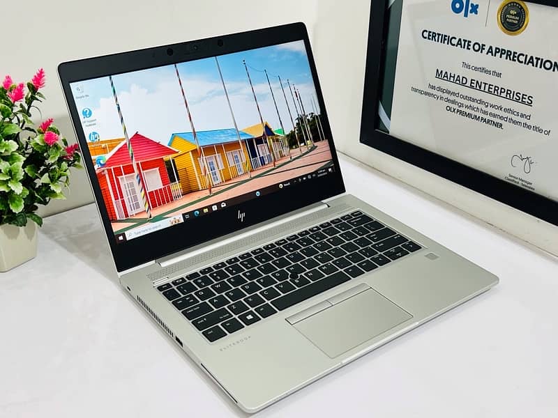 hp g5 830 i7 8th gen -Quard core-8 threads -UHD graphics 8