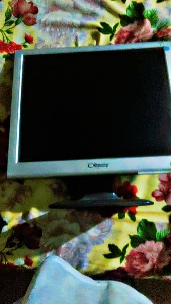 gateway 17"inch LCD for computer best for use 3