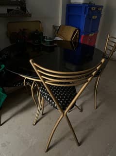 dining table w four chairs