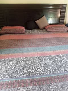 bed & dressing good condition